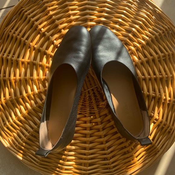 Size 8.5 Everlane Italian Leather Day Glove in Black. Gently worn. - Picture 7 of 8